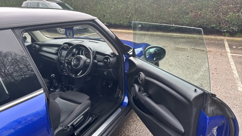 MINI Hatchback 1.5 Cooper II 3dr Petrol Hatchback